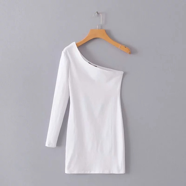 Fekete-fehér női ruha egy ujjal