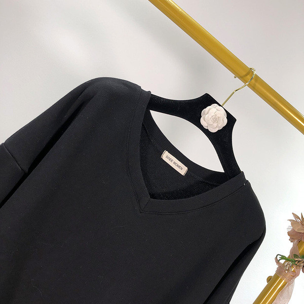 Női pulóver fekete színben - sima modell