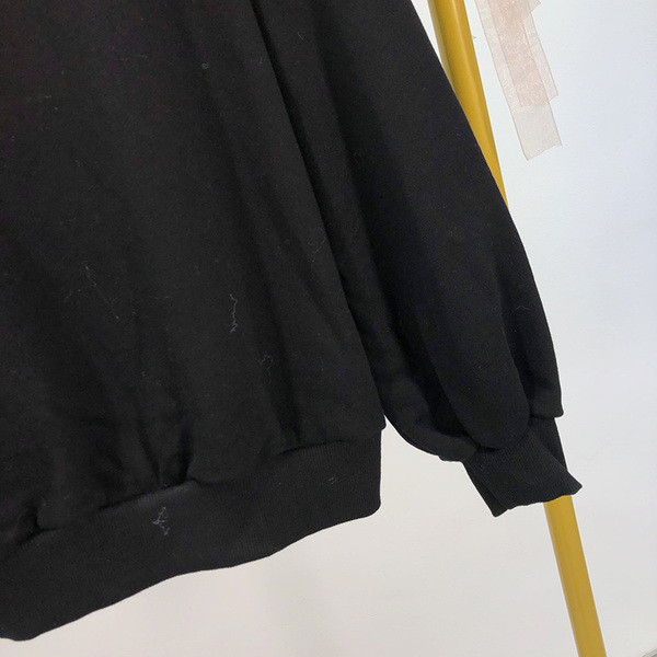 Női pulóver fekete színben - sima modell