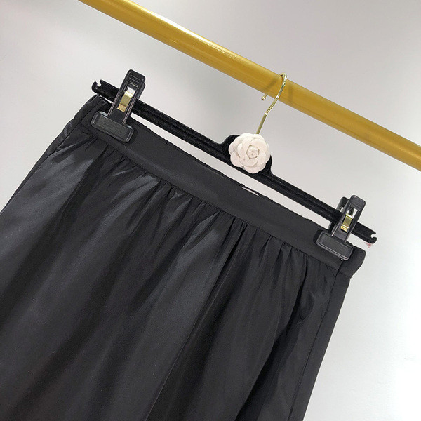 Fusta lunga de dama de culoare neagra cu talie elastica