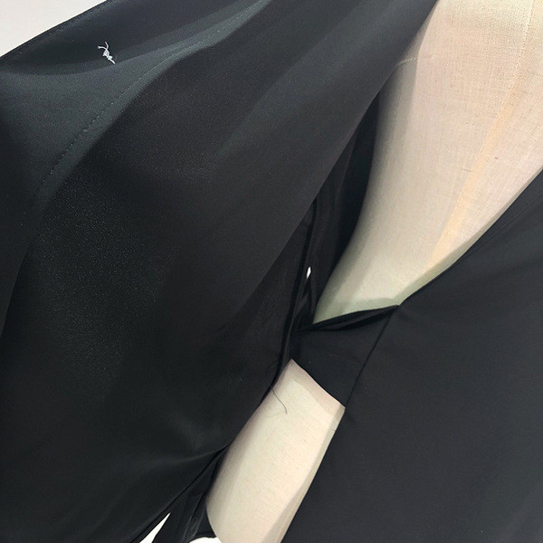 Cămașă lungă de damă neagră cu nasturi