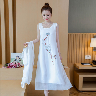 Alkalmi női ruha három színben hímzéssel