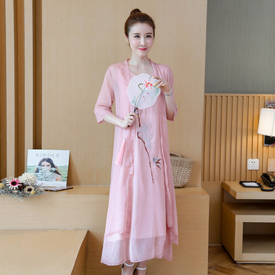 Alkalmi női ruha három színben hímzéssel