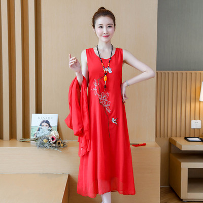 Alkalmi női ruha három színben hímzéssel