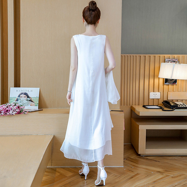 Alkalmi női ruha három színben hímzéssel