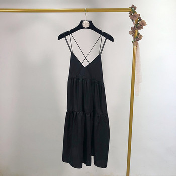 Fekete rövid női ruha vékony pántokkal