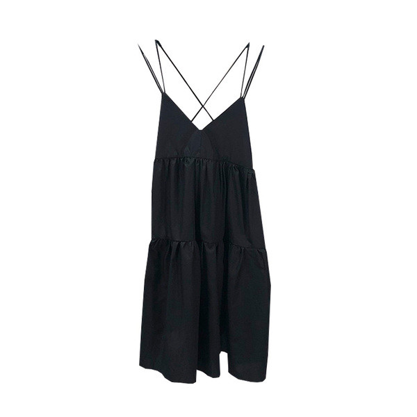 Fekete rövid női ruha vékony pántokkal