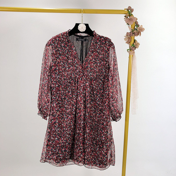 Rövid női tüll ruha virágmintával