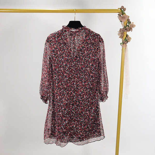 Rövid női tüll ruha virágmintával