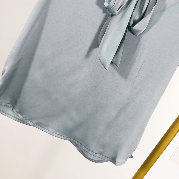 Női blúz megkötős és rövid ujjú kék színben