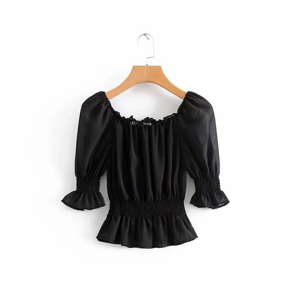 Fekete színű, csipkés női blúz