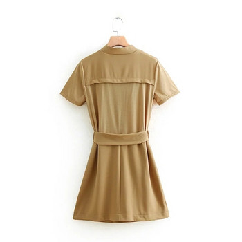 Női ruha rövid ujjal és bézs színű zsebekkel