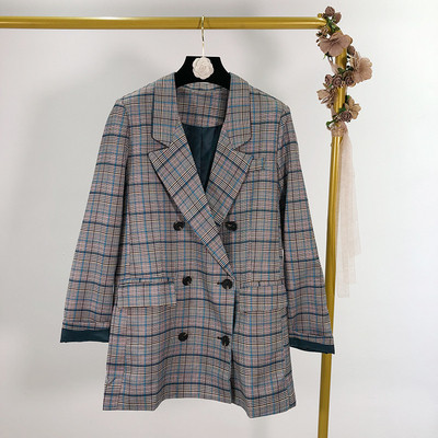 Geaca de dama lunga in carouri cu nasturi