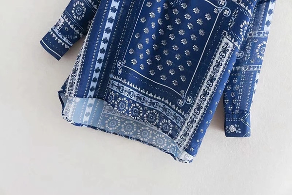 Női ing színes motívummal - aszimmetrikus mintával