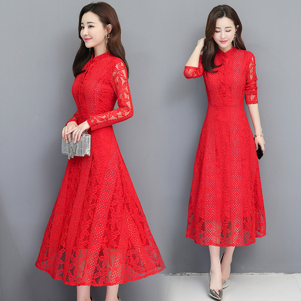 Modern női csipkeruha, hosszú ujjal