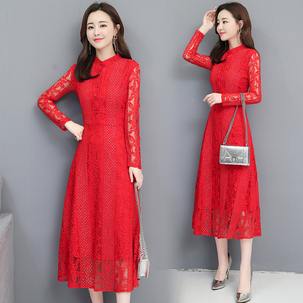 Modern női csipkeruha, hosszú ujjal