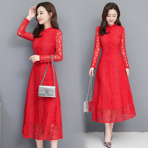 Modern női csipkeruha, hosszú ujjal