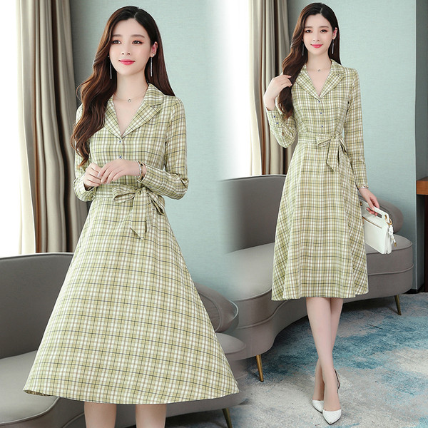 Stílusos női kockás ruha - szabású modell