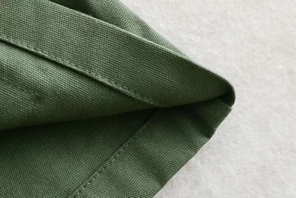 Geaca de toamna moderna de dama cu buzunare in verde