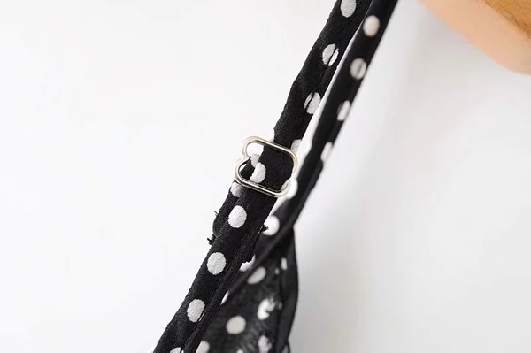 Rochie scurta de dama cu bretele subtiri de culoare neagra