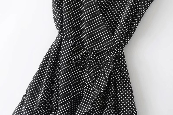 Rochie scurta de dama cu bretele subtiri de culoare neagra