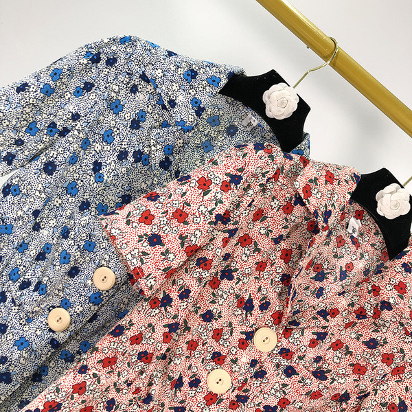 Cămașă scurtă de damă cu nasturi cu model floral