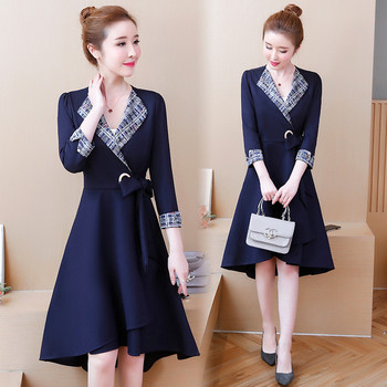 Női lezser szabású ruha V-nyakkal