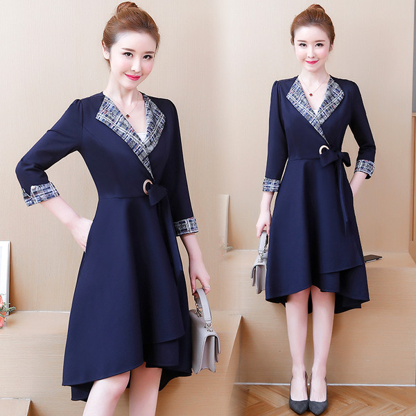 Női lezser szabású ruha V-nyakkal