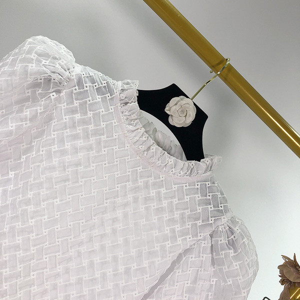 Bluză de damă elegantă din tul de culoare albă