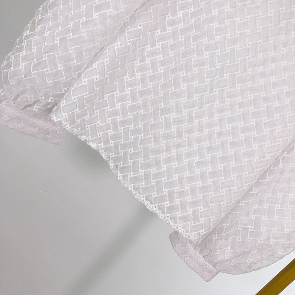 Bluză de damă elegantă din tul de culoare albă