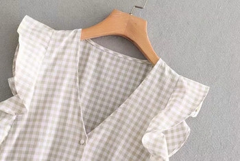 Női ruha övvel a derekán