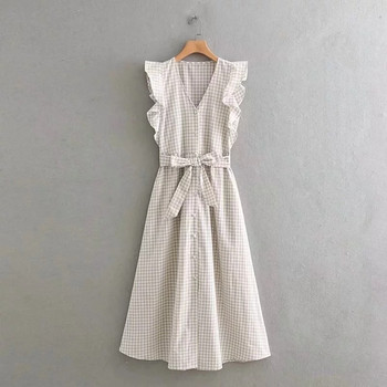 Női ruha övvel a derekán