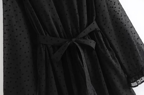 Salopetă de damă elegantă, cu mâneci din dantelă, de culoare neagră