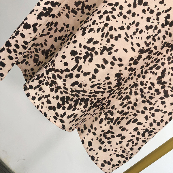 Fusta de dama lunga de culoare roz cu puncte negre