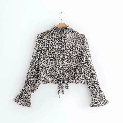 Stílusos női blúz magas gallérral, különböző mintákkal