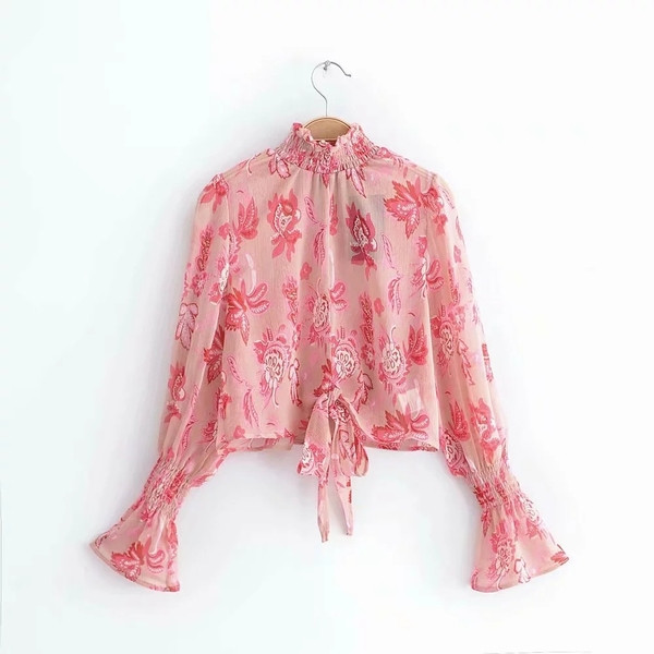 Stílusos női blúz magas gallérral, különböző mintákkal