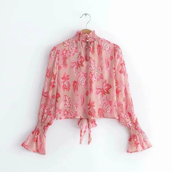 Stílusos női blúz magas gallérral, különböző mintákkal