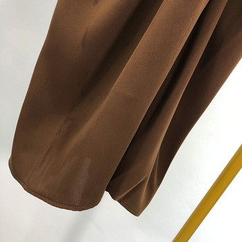 Női hosszú szoknya, barna színű hasítékkal