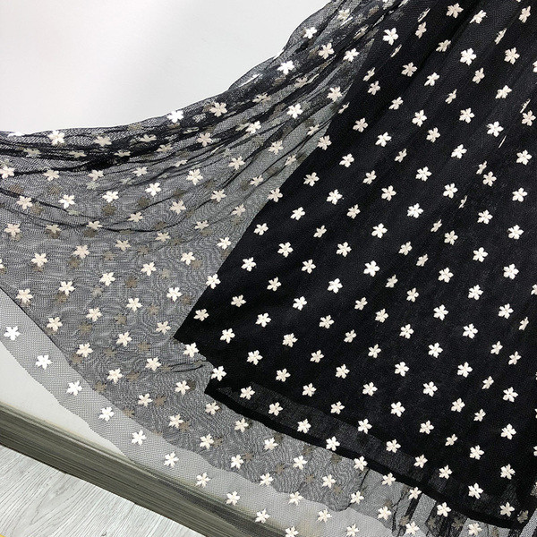 Rochie lunga cu bretele subtiri cu puncte negre