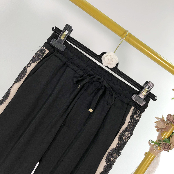 Pantaloni de damă controversați-eleganți cu margine din dantelă