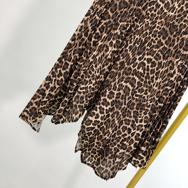 Hosszú aszimmetrikus szoknya állatmintával