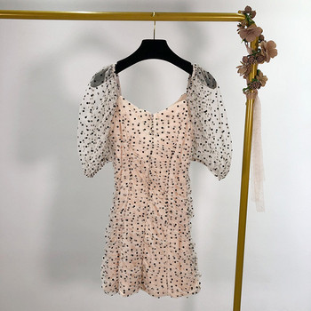 Rochie scurtă de damă cu decolteu din tul pătrat