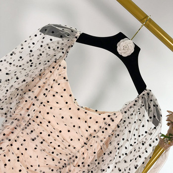 Rochie scurtă de damă cu decolteu din tul pătrat