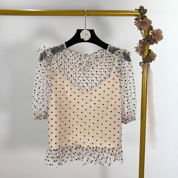 Bluză scurtă de damă din tul cu decolteu O