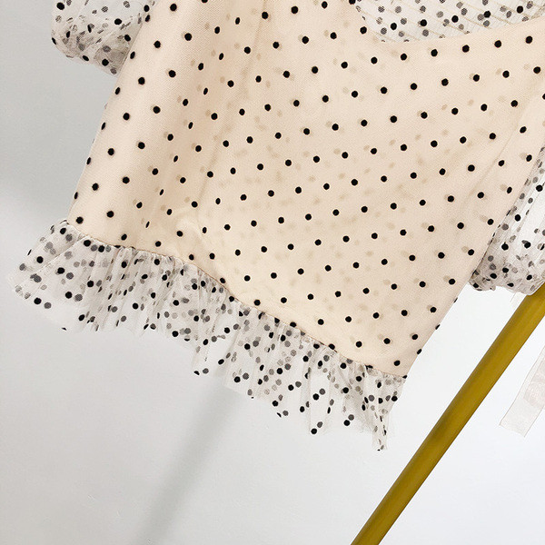 Bluză scurtă de damă din tul cu decolteu O