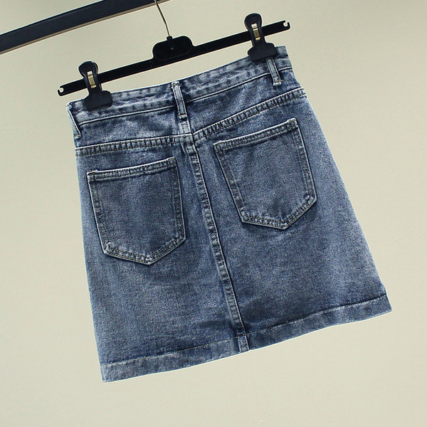 Fusta de dama moderna din denim albastru cu nasturi