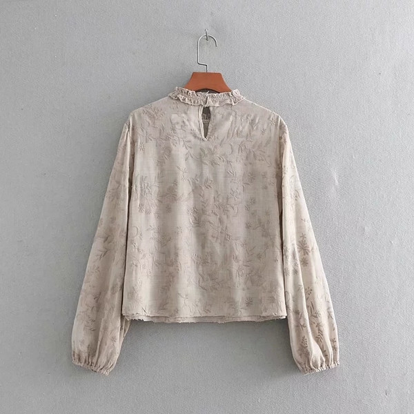 Női blúz O-nyakkal és hímzéssel