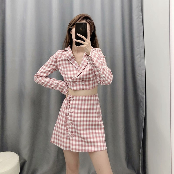 Női kockás rövid kabát hosszú ujjal