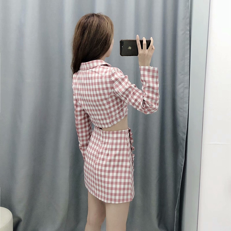 Női kockás rövid kabát hosszú ujjal