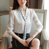 Aktuális női ing V-nyakú fehér és piros színben